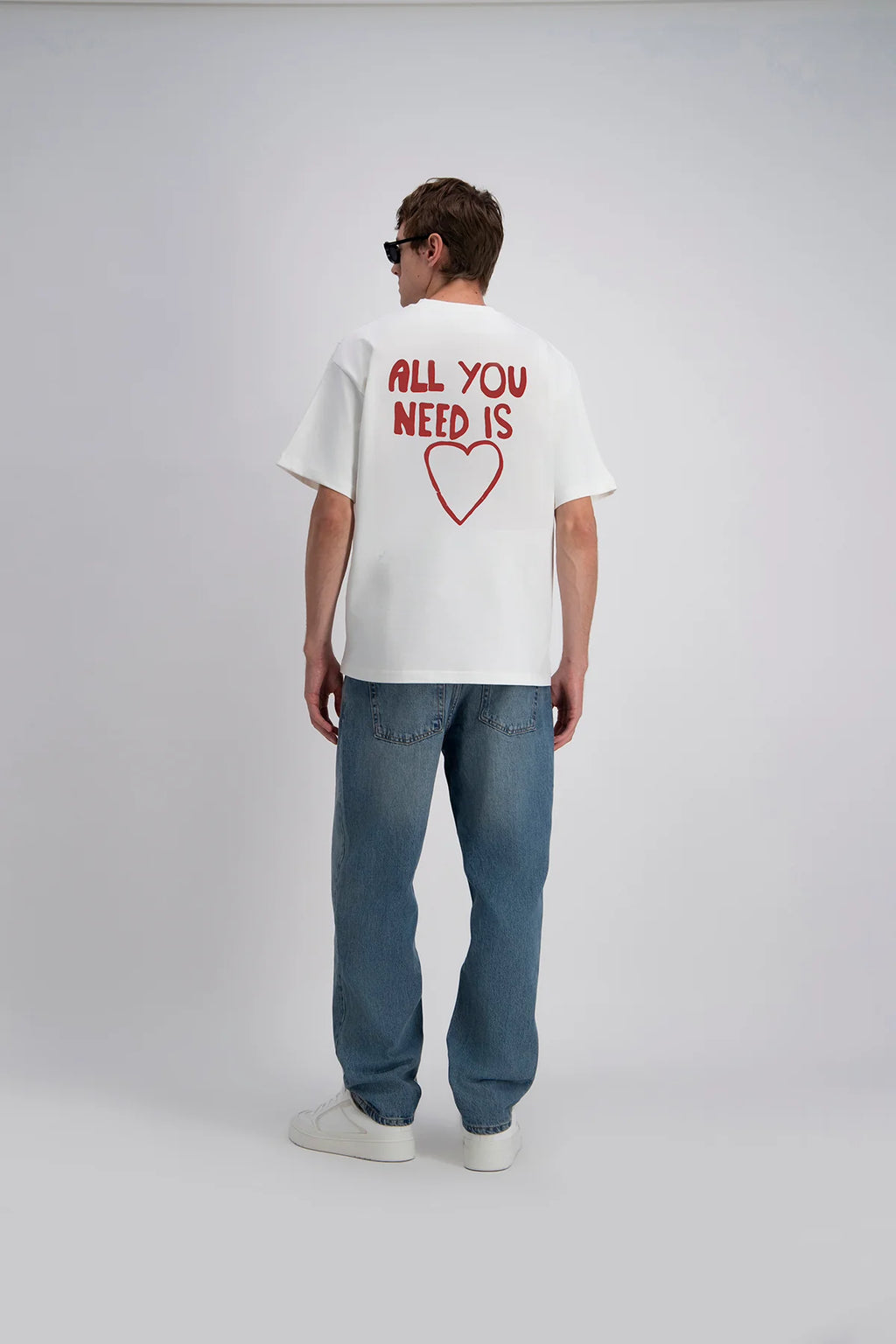 T-shirt imprimé "All You Need"