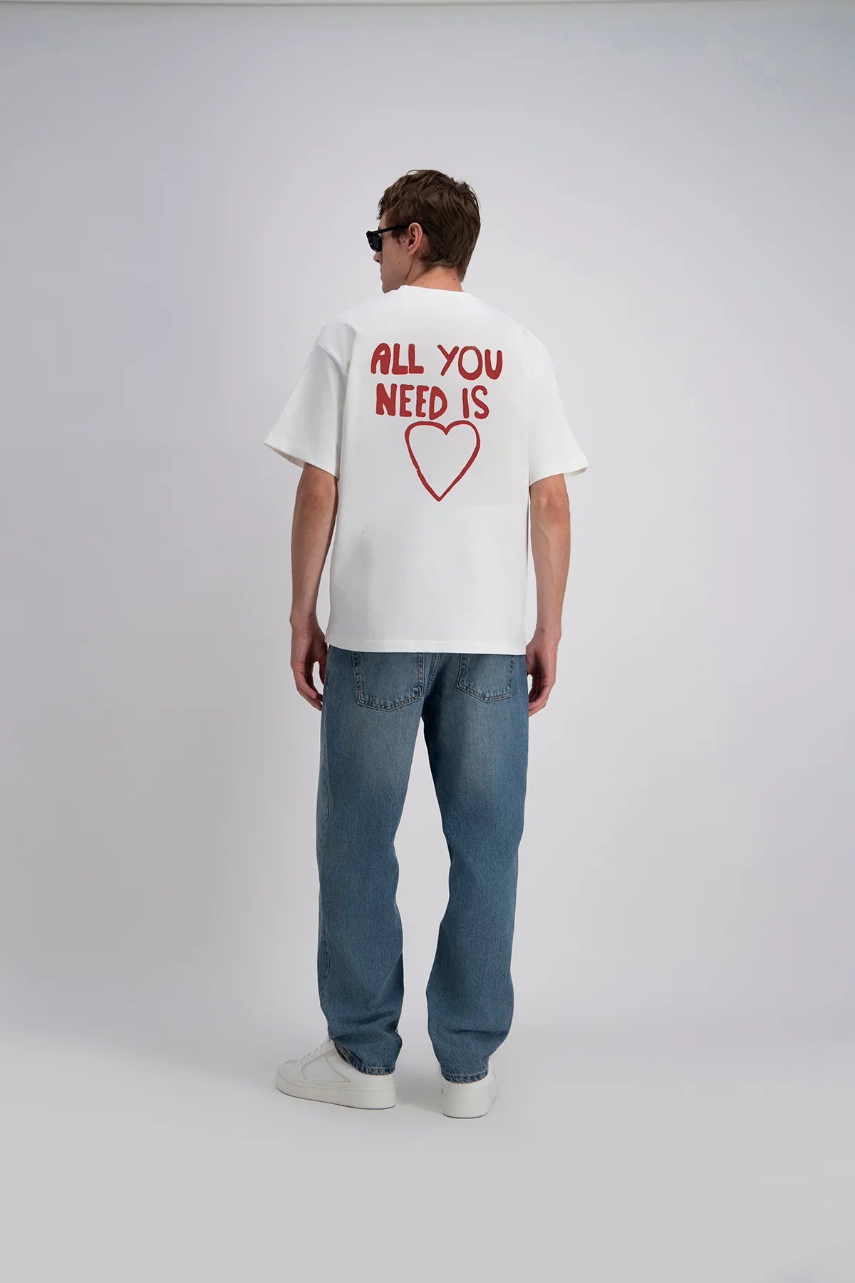 T-shirt imprimé "All You Need"