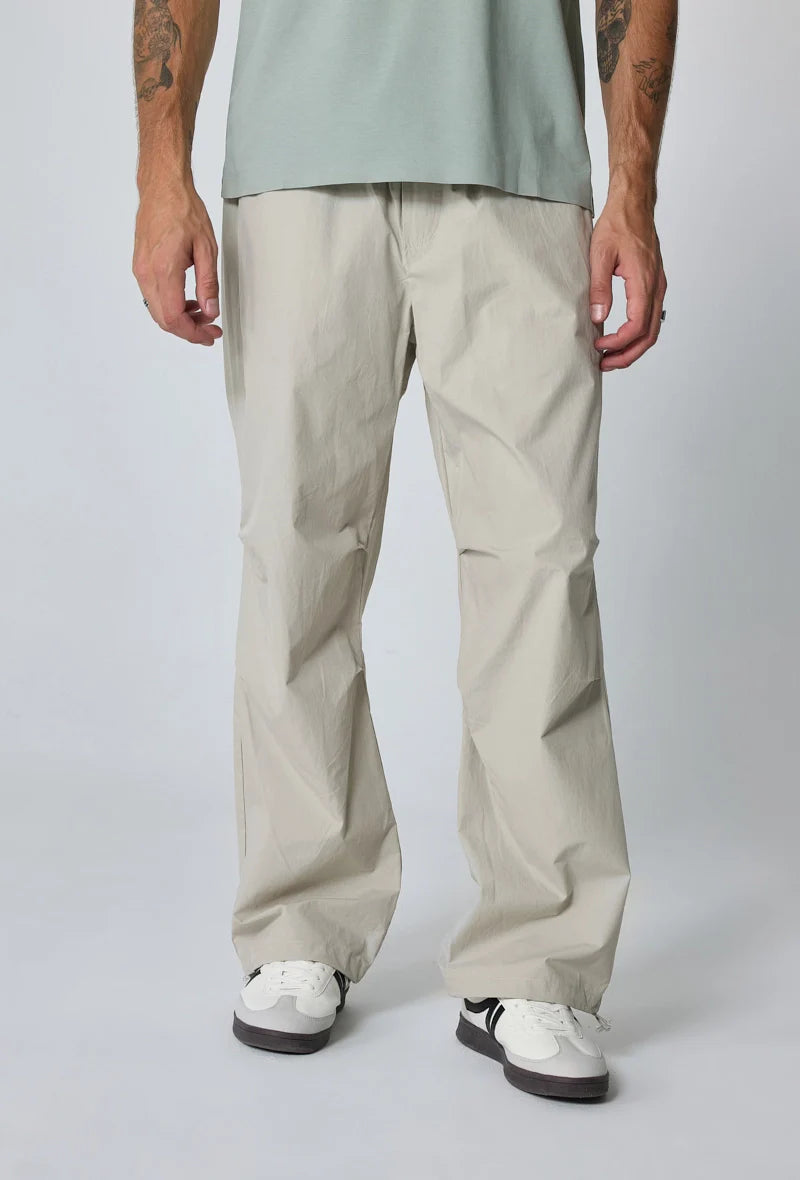 Pantalon parachute ajustable