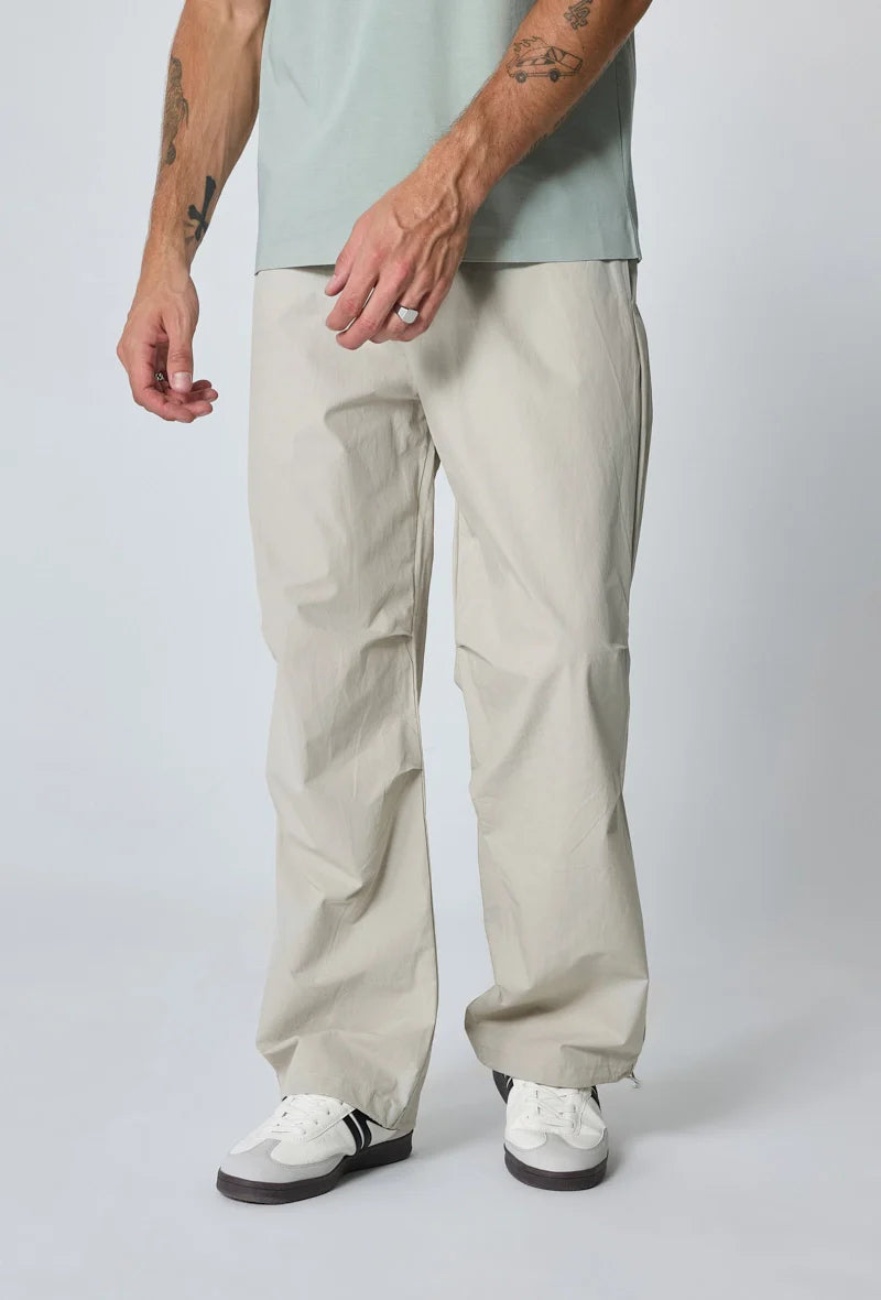 Pantalon parachute ajustable