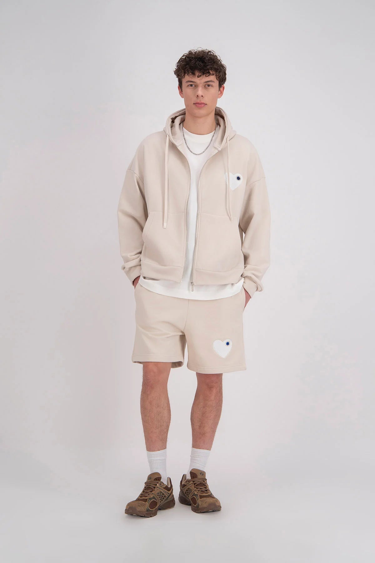 Hoodie zippé brodé cœur