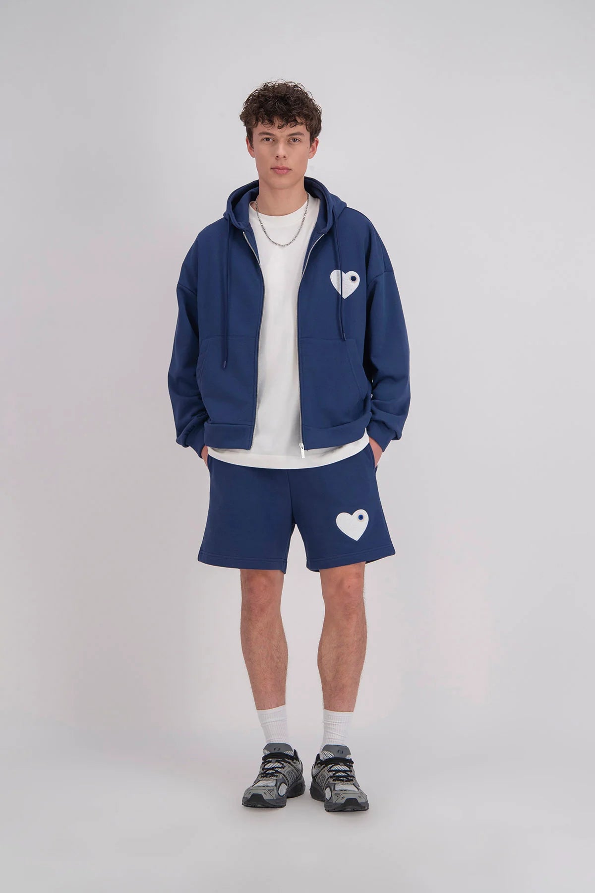 Hoodie zippé brodé cœur