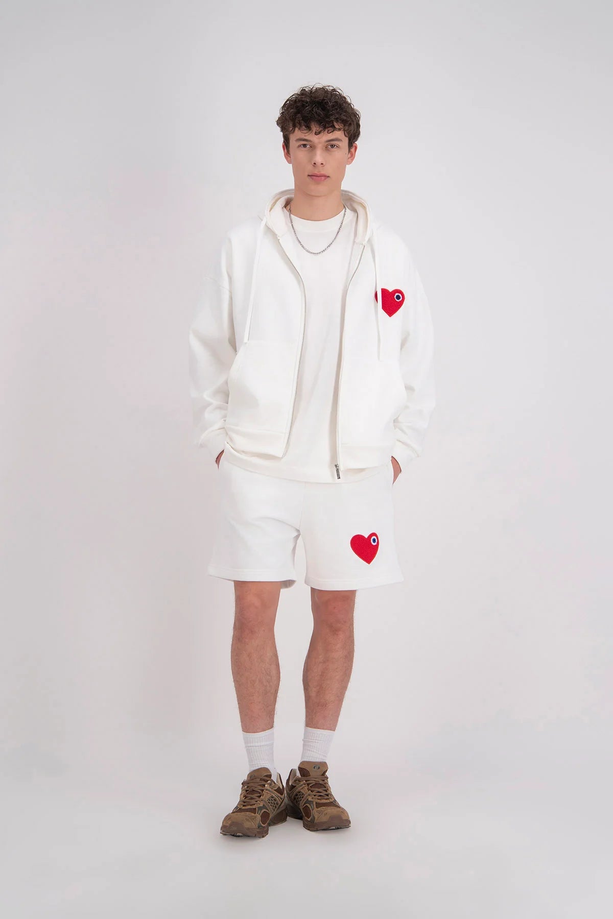 Hoodie zippé brodé cœur