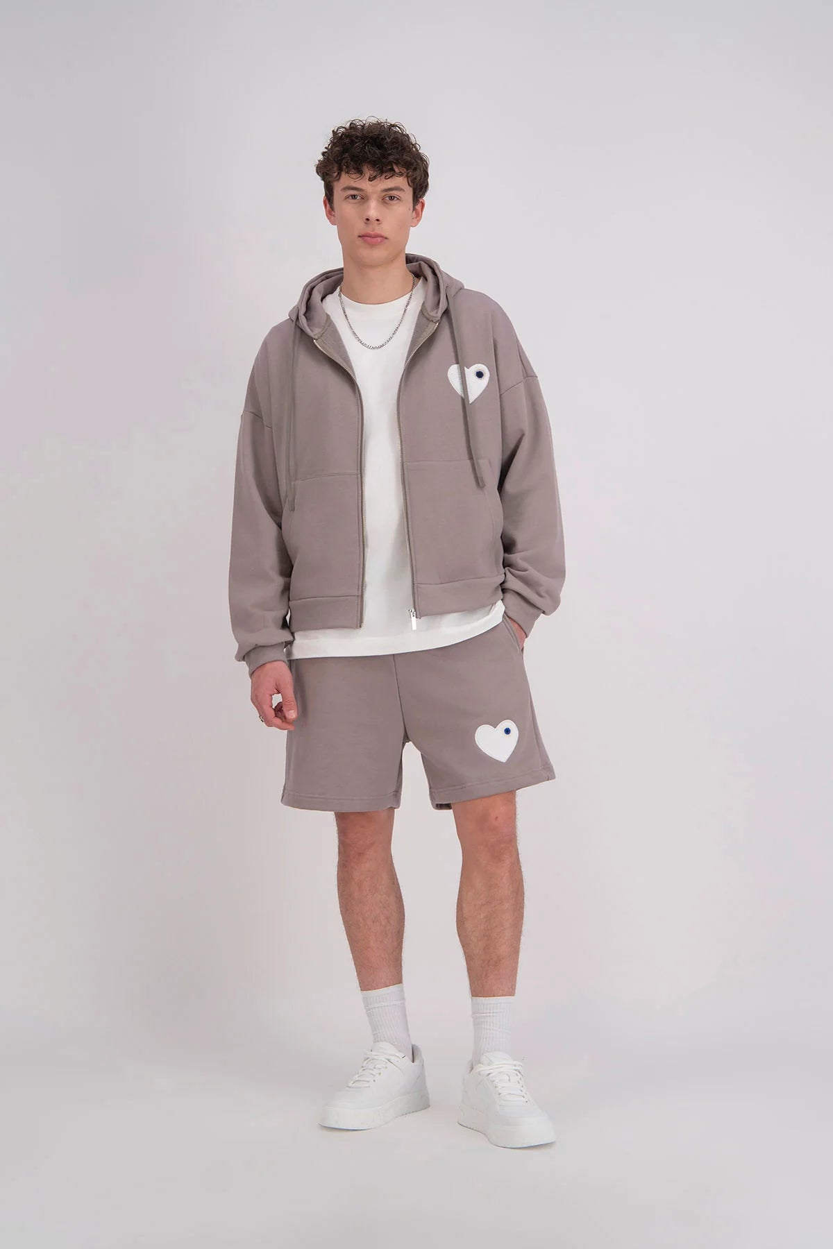 Hoodie zippé brodé cœur