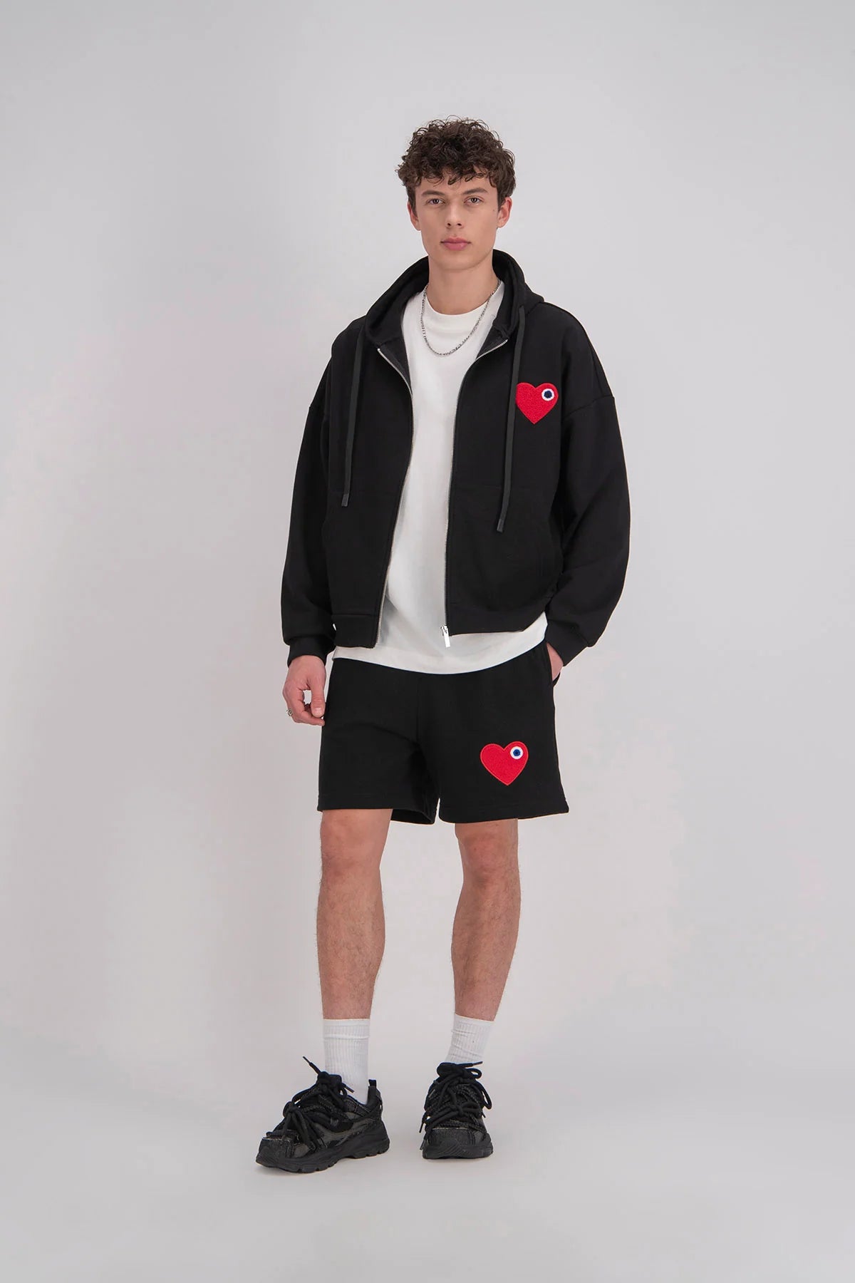 Hoodie zippé brodé cœur