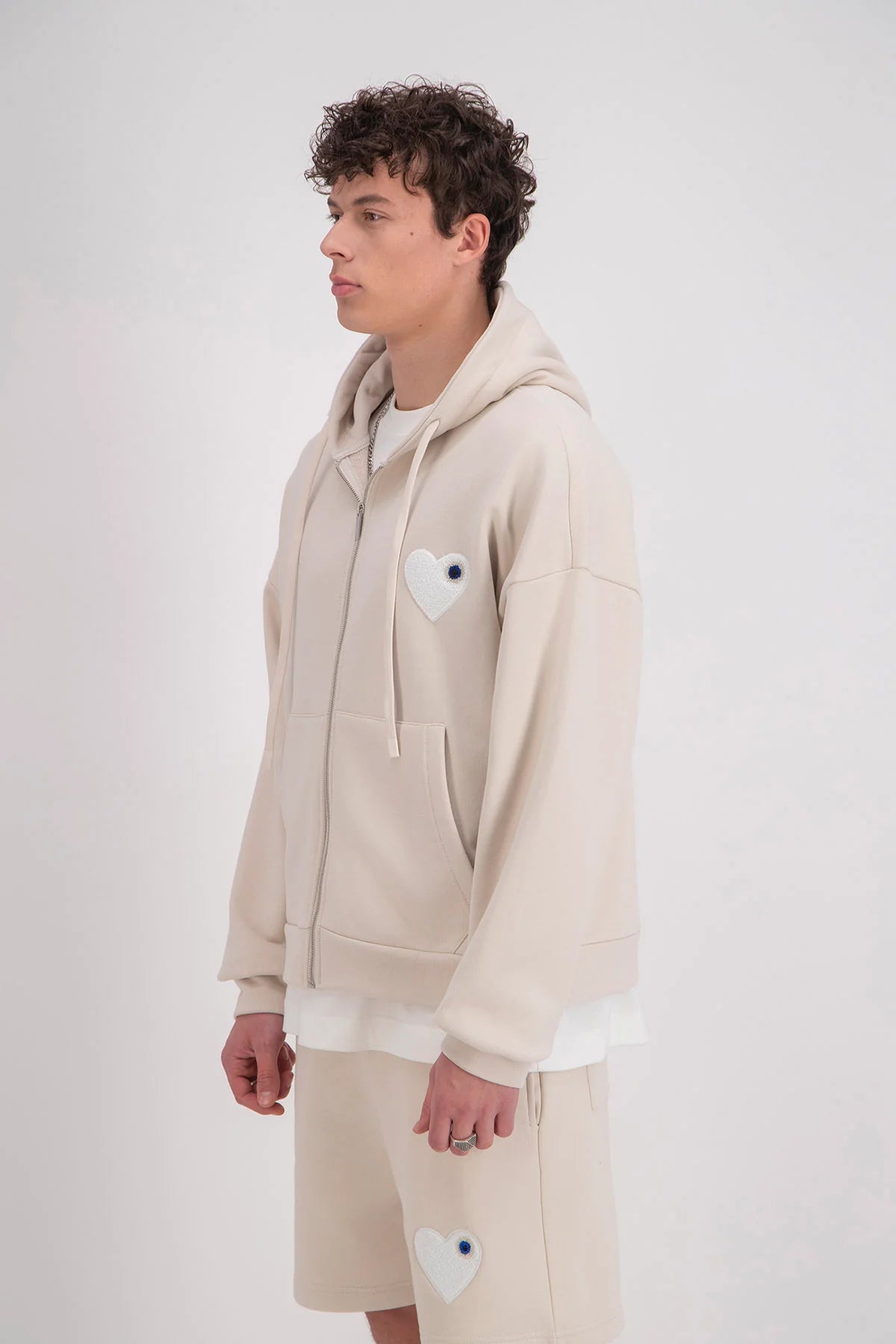 Hoodie zippé brodé cœur
