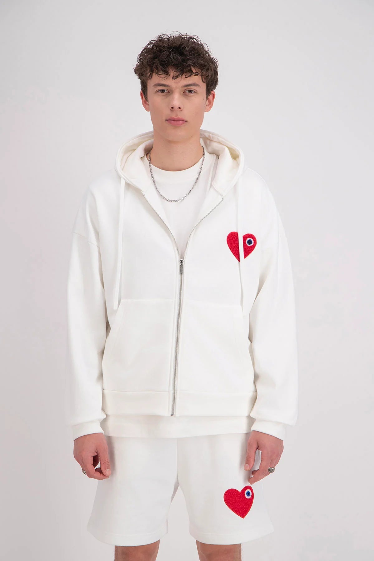 Hoodie zippé brodé cœur