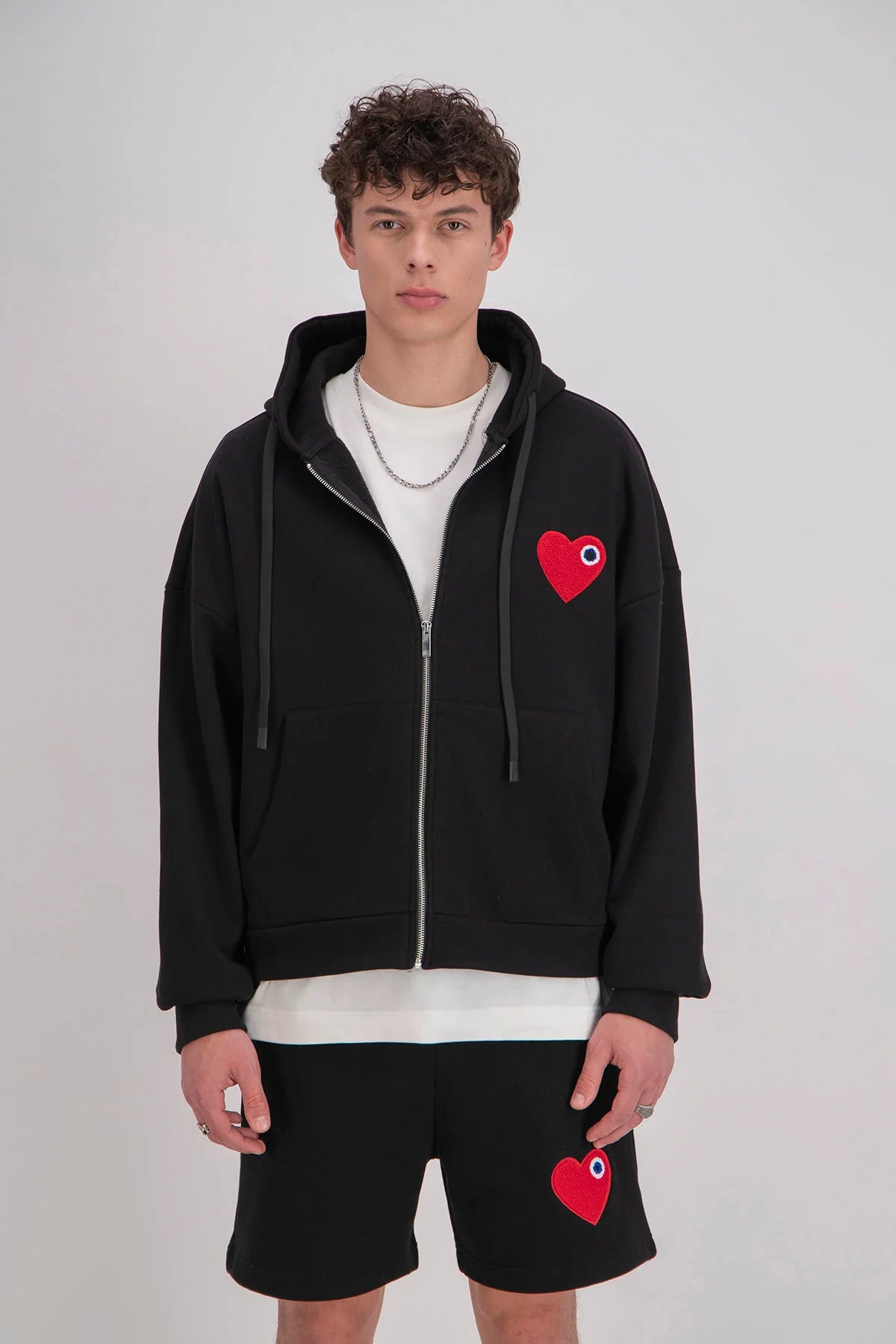 Hoodie zippé brodé cœur