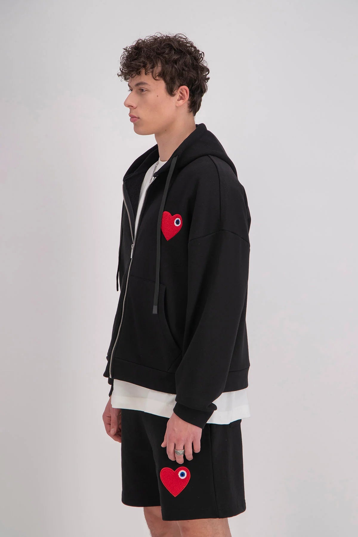 Hoodie zippé brodé cœur