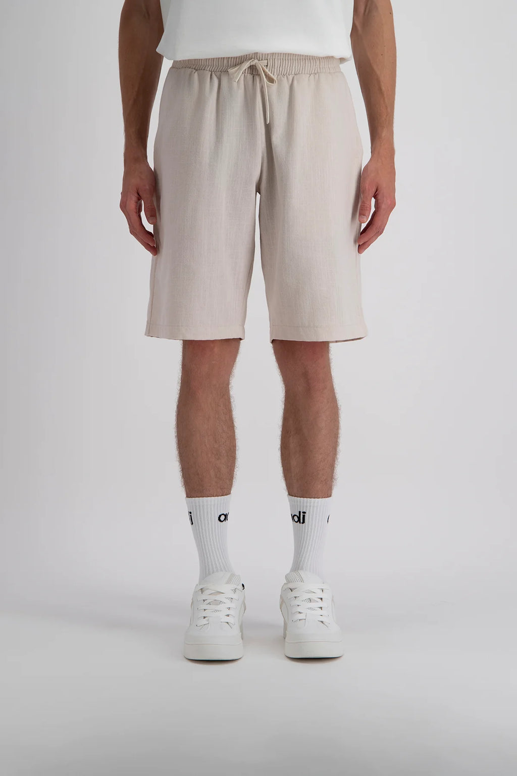 Short ample à cordon