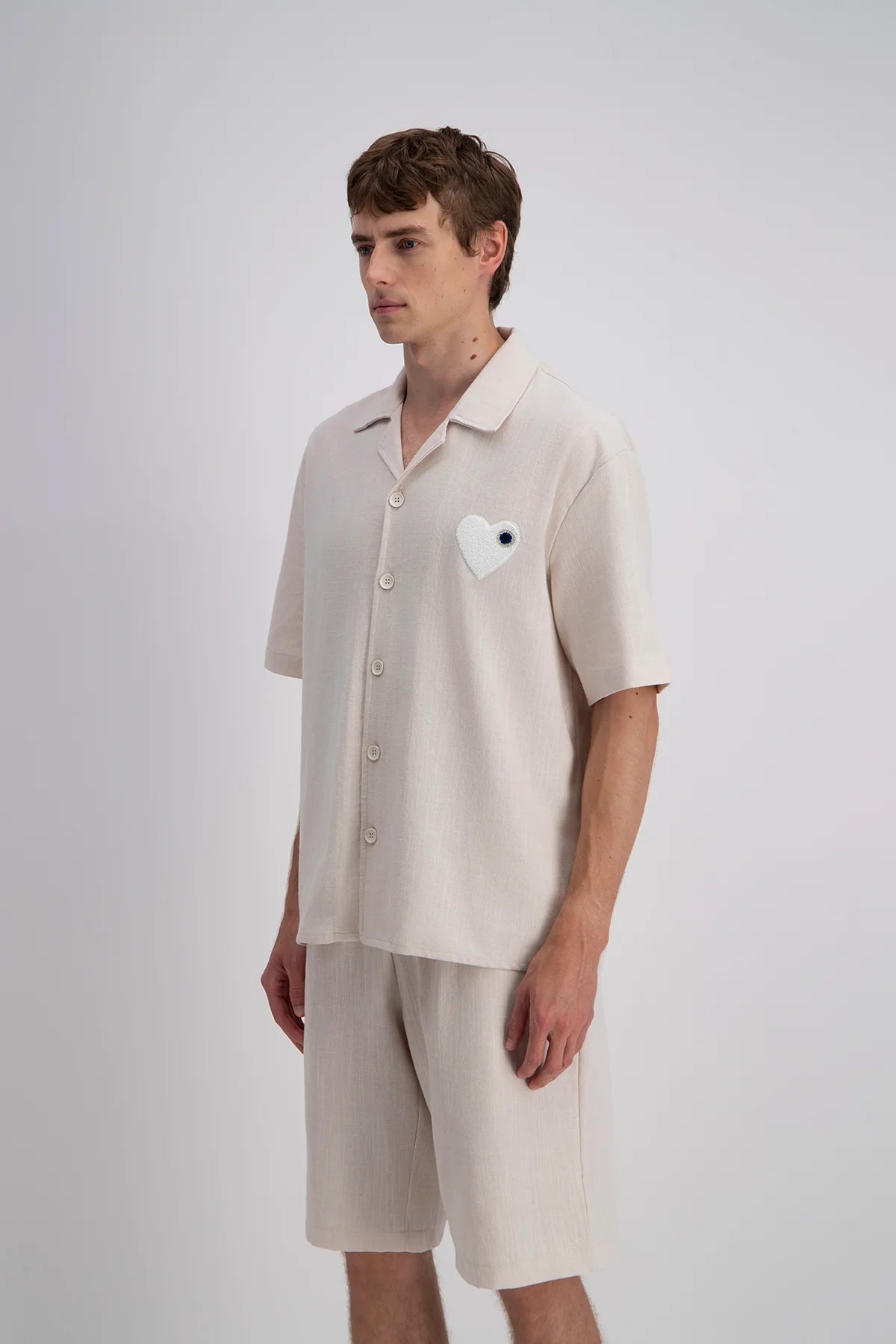Chemise à boutons brodée cœur